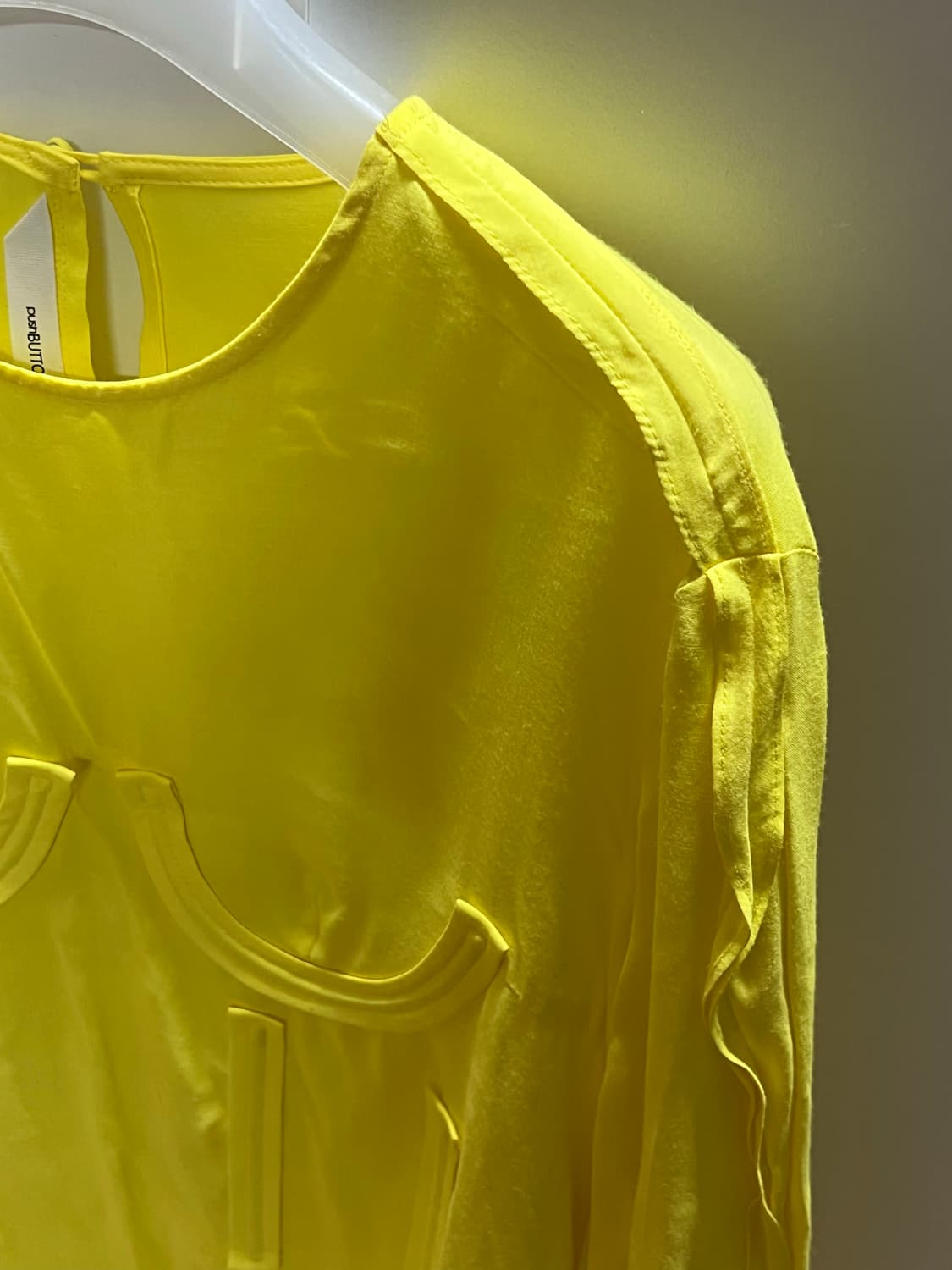 푸시버튼 와이어디테일 레이온 블라우스 상품이미지6