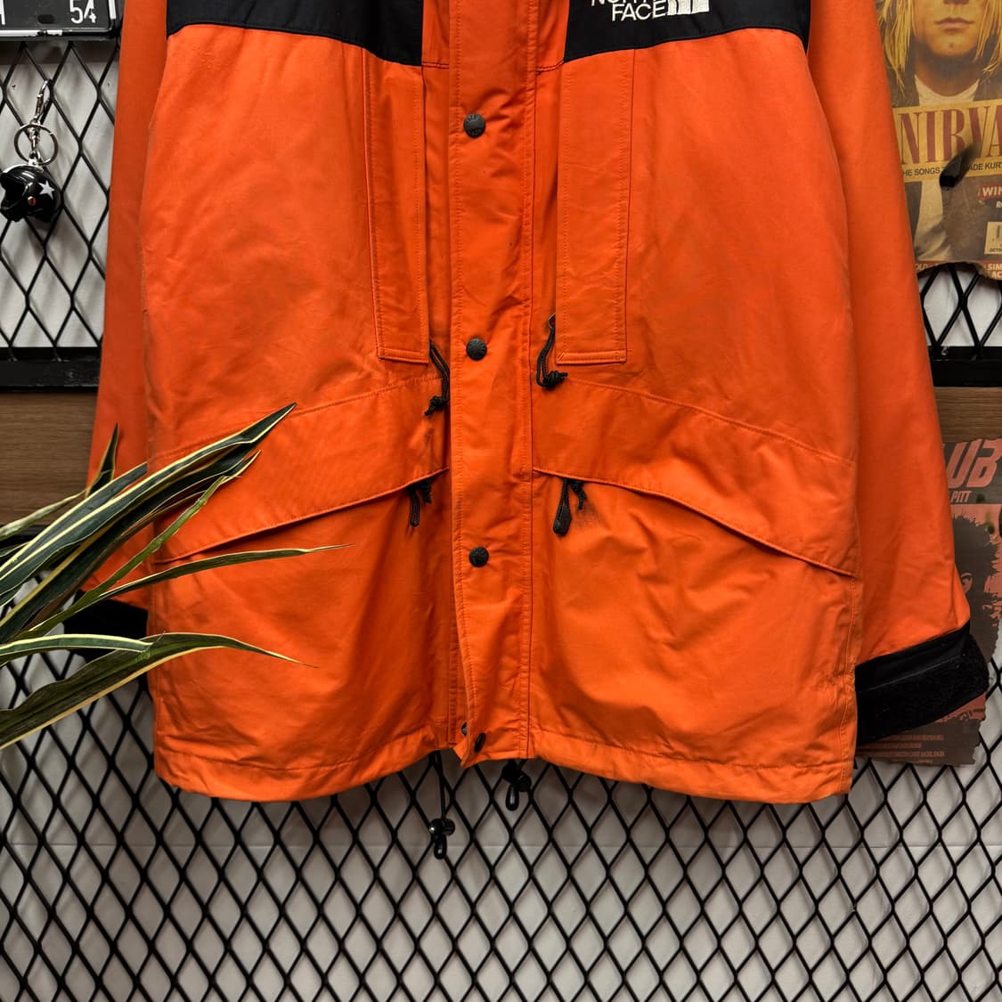 00s 노스페이스 고어텍스 후드 마운틴 파카 오렌지 블랙 상품이미지4