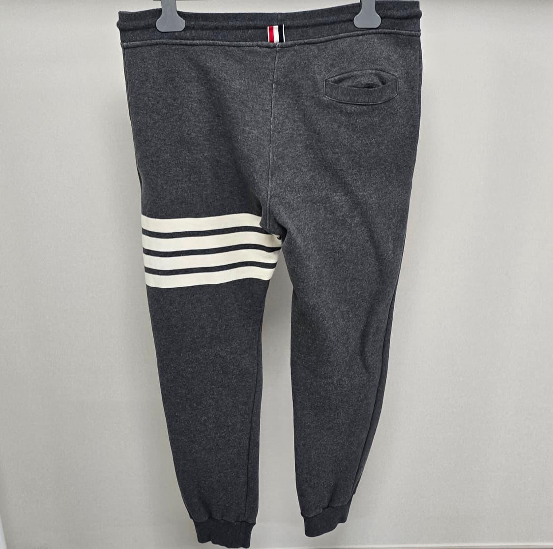 톰브라운 트레이닝 팬츠 바지 2사이즈 판매 상품이미지2