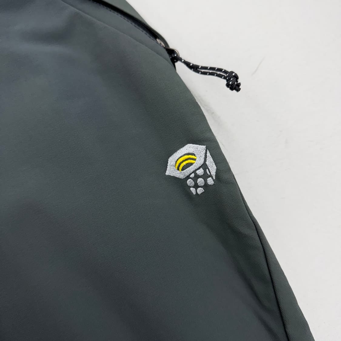 마운틴하드웨어 고프코어 테크니컬 나일론 팬츠 상품이미지3