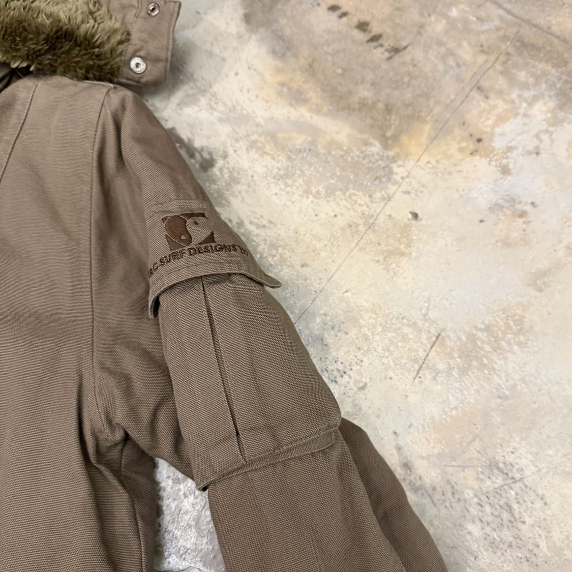 T&C Surf Design 패디드 퍼 봄버 자켓 베이지 상품이미지5