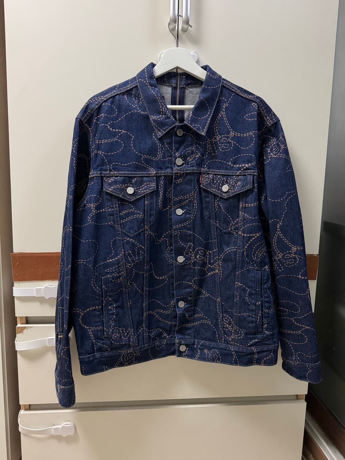 베이프 x 리바이스 카모 트러커 자켓 인디고 L 상품이미지1