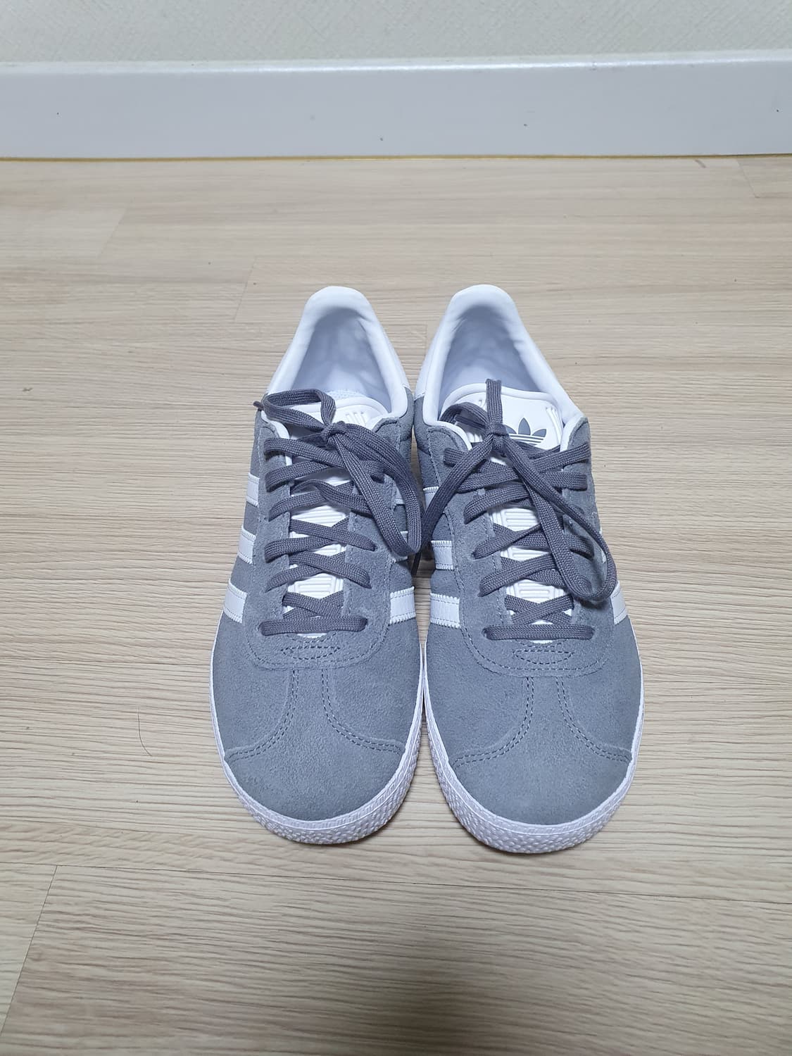 아디다스 가젤 스웨이드 그레이 스니커즈 250 상품이미지3