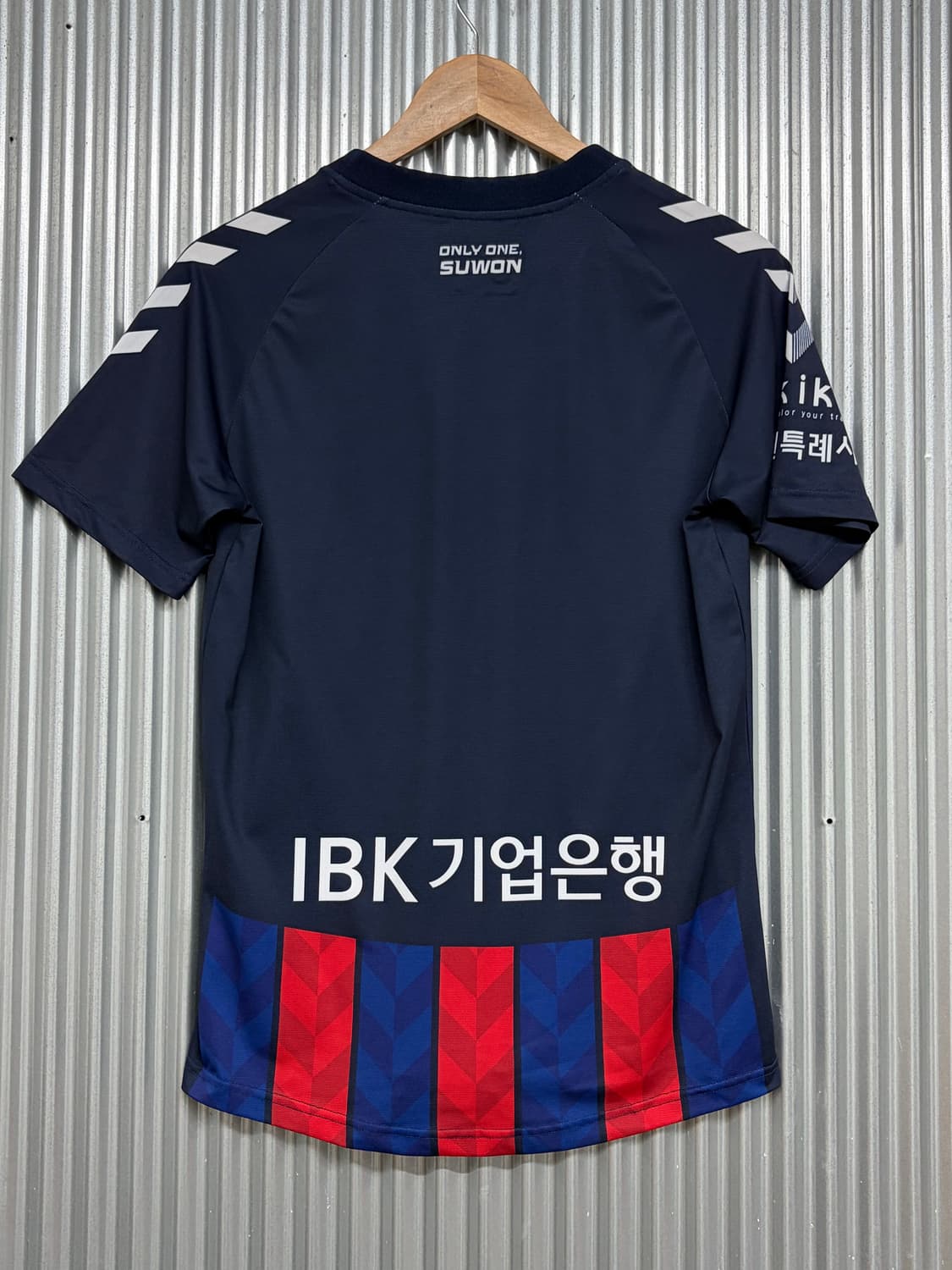 [M] 험멜 수원FC 공식 홈 유니폼 저지 네이비 레드 블루 6.9 상품이미지2
