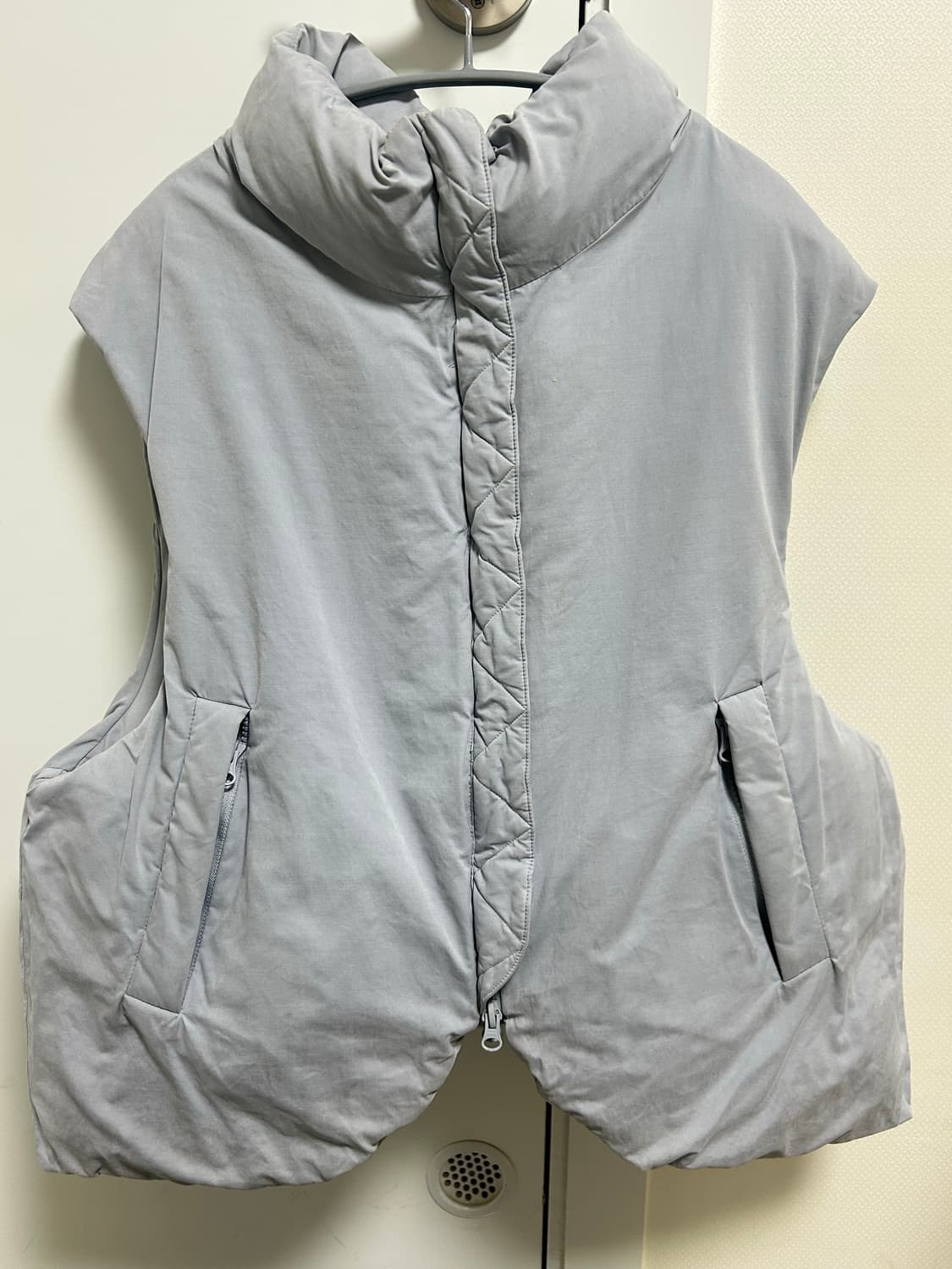 Hyein Seo padded vest 혜인서 패딩 베스트 조끼 애쉬블ㄹ 상품이미지4