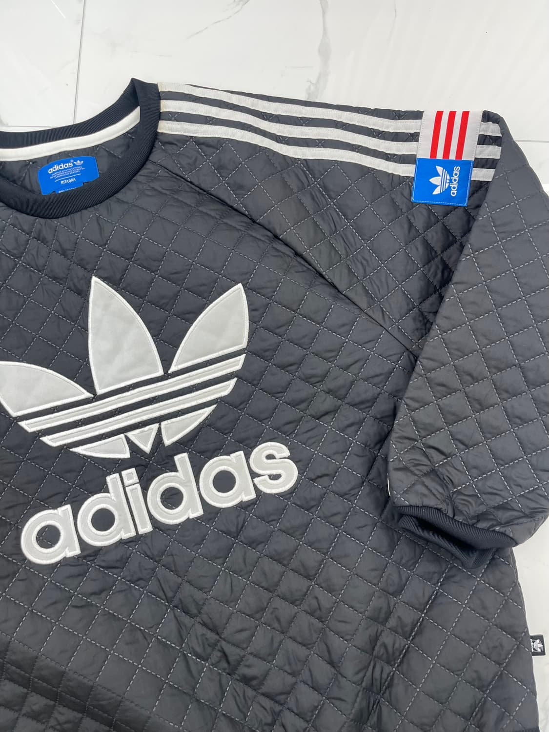 아디다스x리타오라 퀄팅 맨투맨(95) 상품이미지2