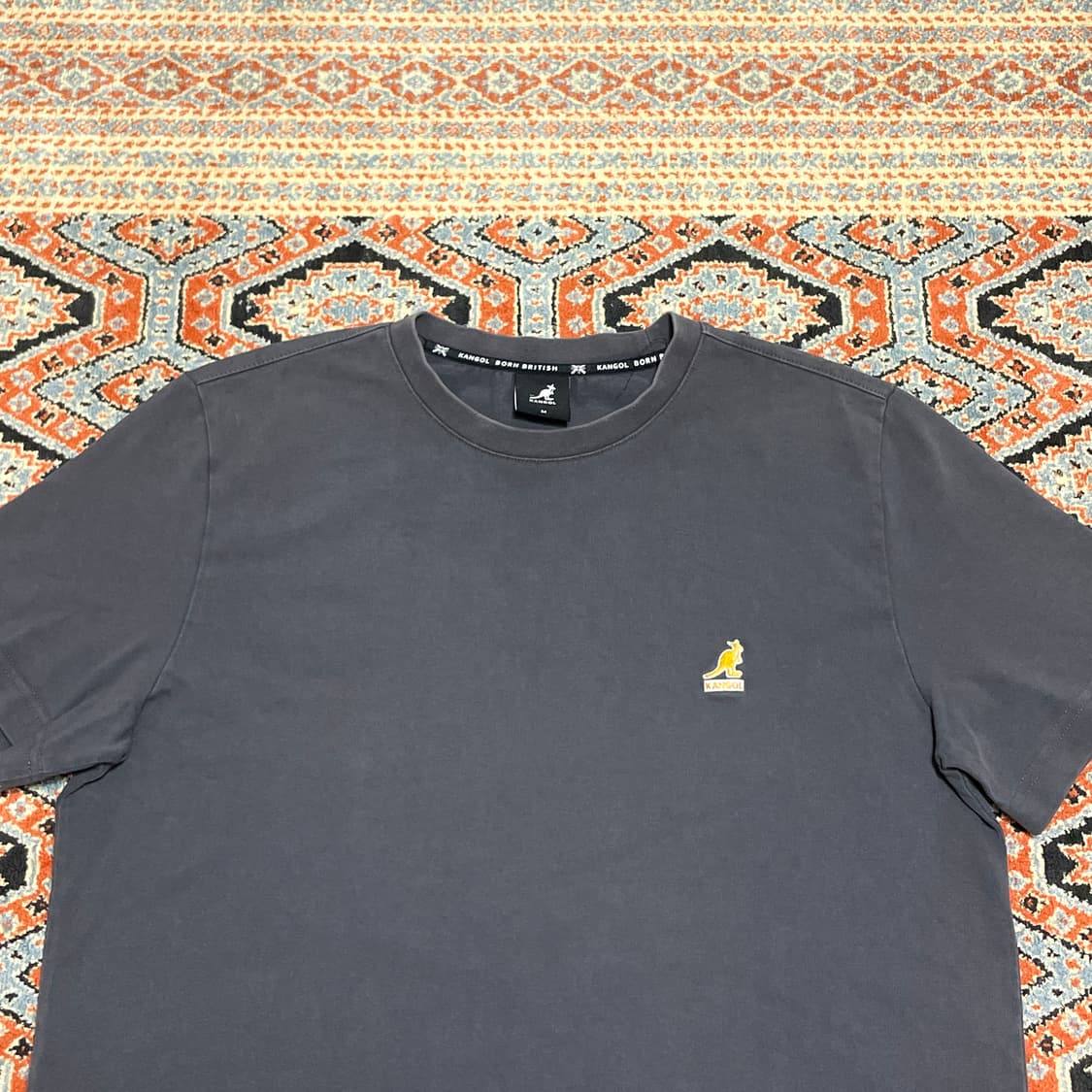 캉골 백프린팅 차콜 반팔티셔츠 남성M 상품이미지2