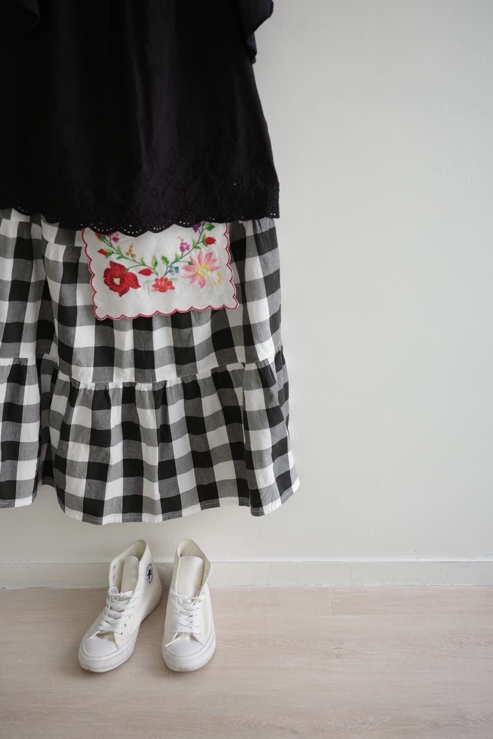 close 7  
• 블랙 화이트 체크 샤링 롱 스커트 상품이미지1