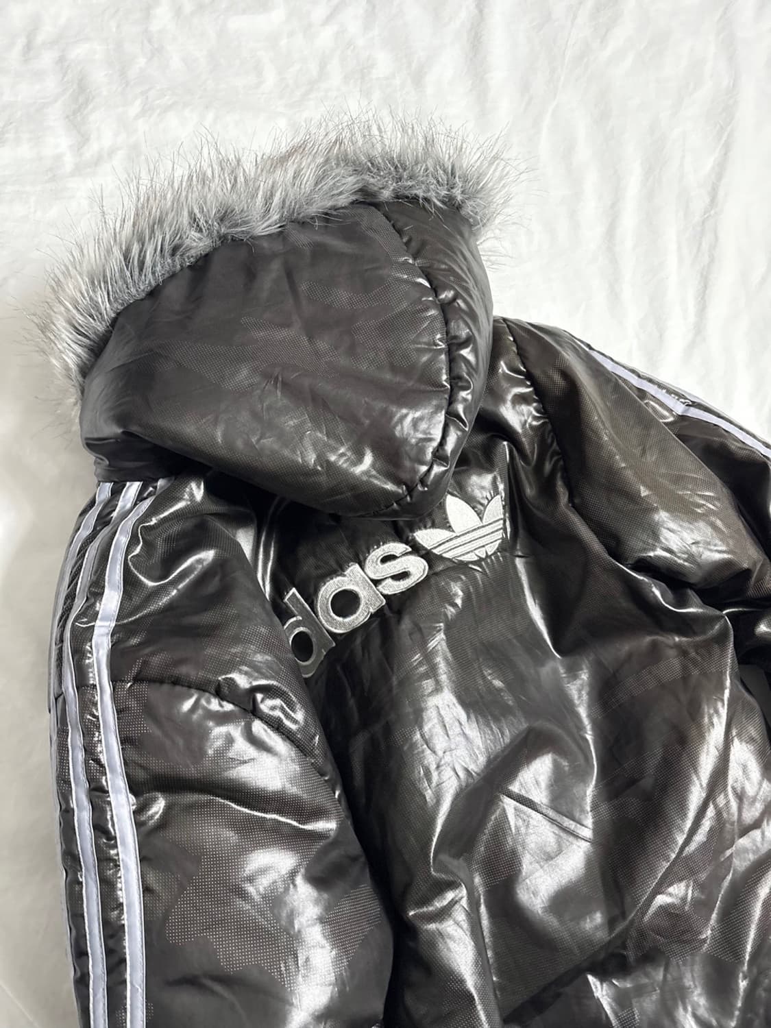 아디다스 카고 브라운 블랙 퍼 후드 패딩 상품이미지4