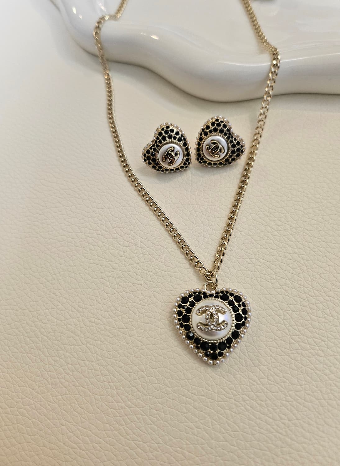 샤넬 블랙스톤 하트 목걸이 업사이클링 상품이미지7