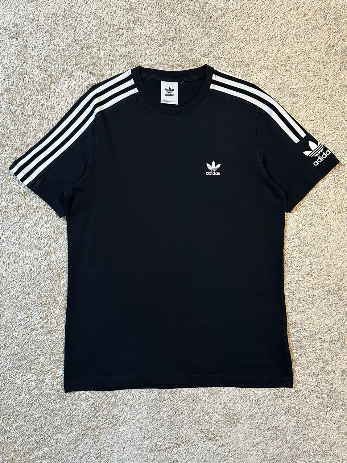 아디다스 ADIDAS 사이드라인 스포티 반팔 티셔츠 블랙 상품이미지1