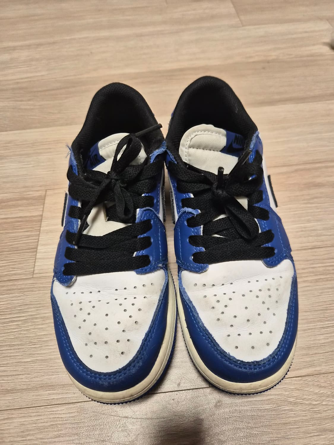 나이키 에어 조던 1 로우 로얄토 상품이미지1