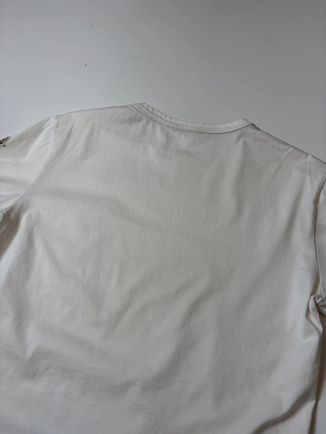 몽클레어 로고 와펜 삼선 반팔 티셔츠 PN9553 상품이미지6