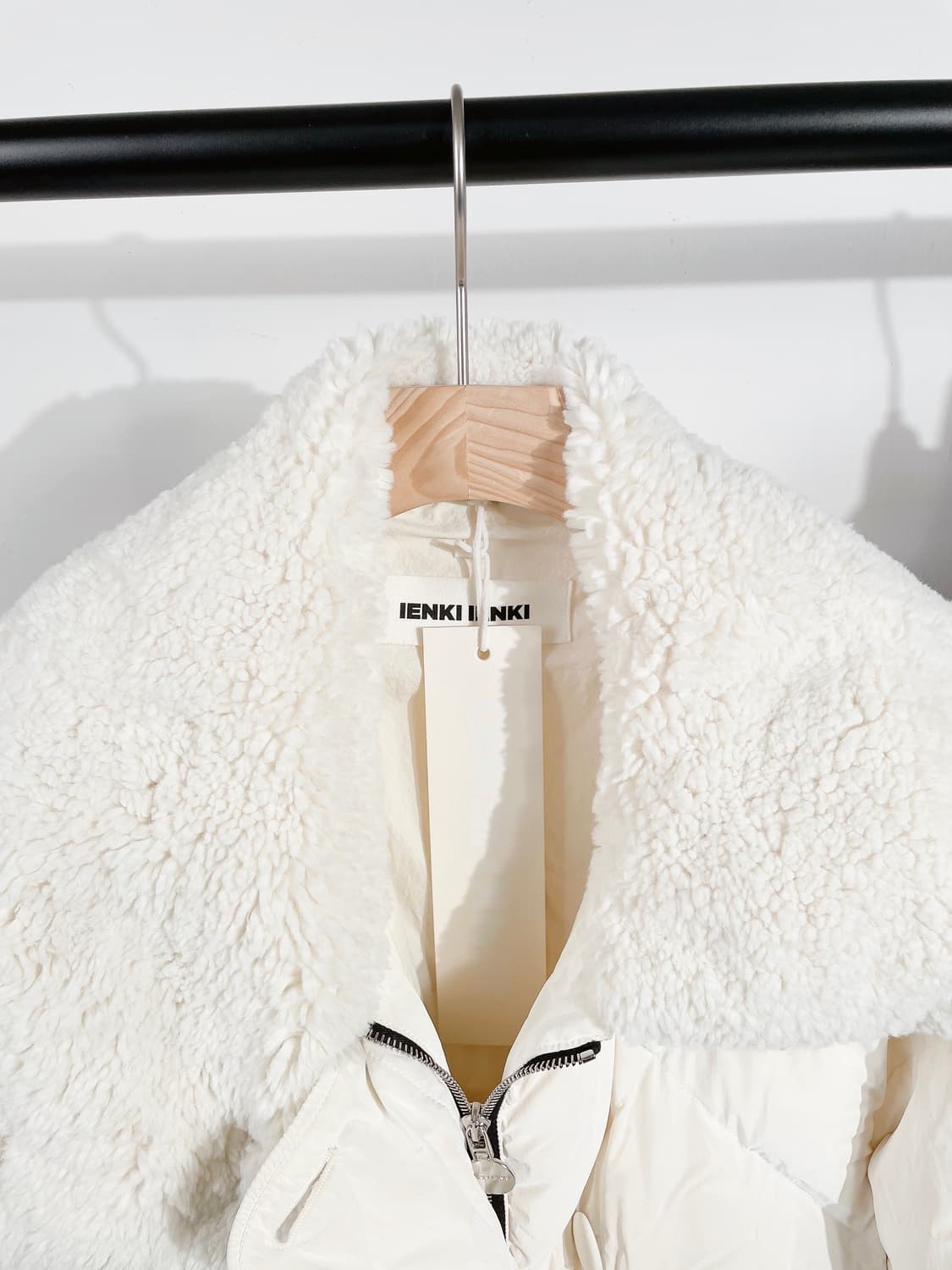 (정품/새상품) 옌키옌키 여성 화이트 퀼팅 구스다운 퀸 패딩 점퍼 상품이미지2