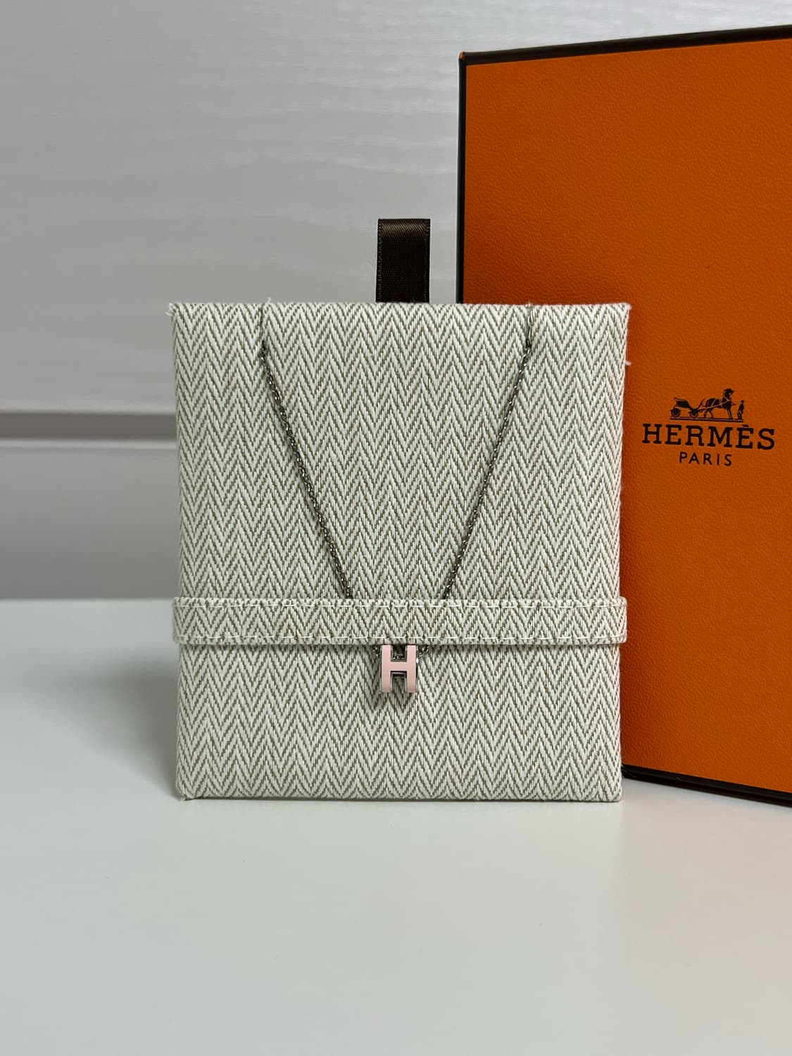 [정품] 새상품급 / 에르메스 팝아슈 미니 목걸이 핑크 상품이미지1