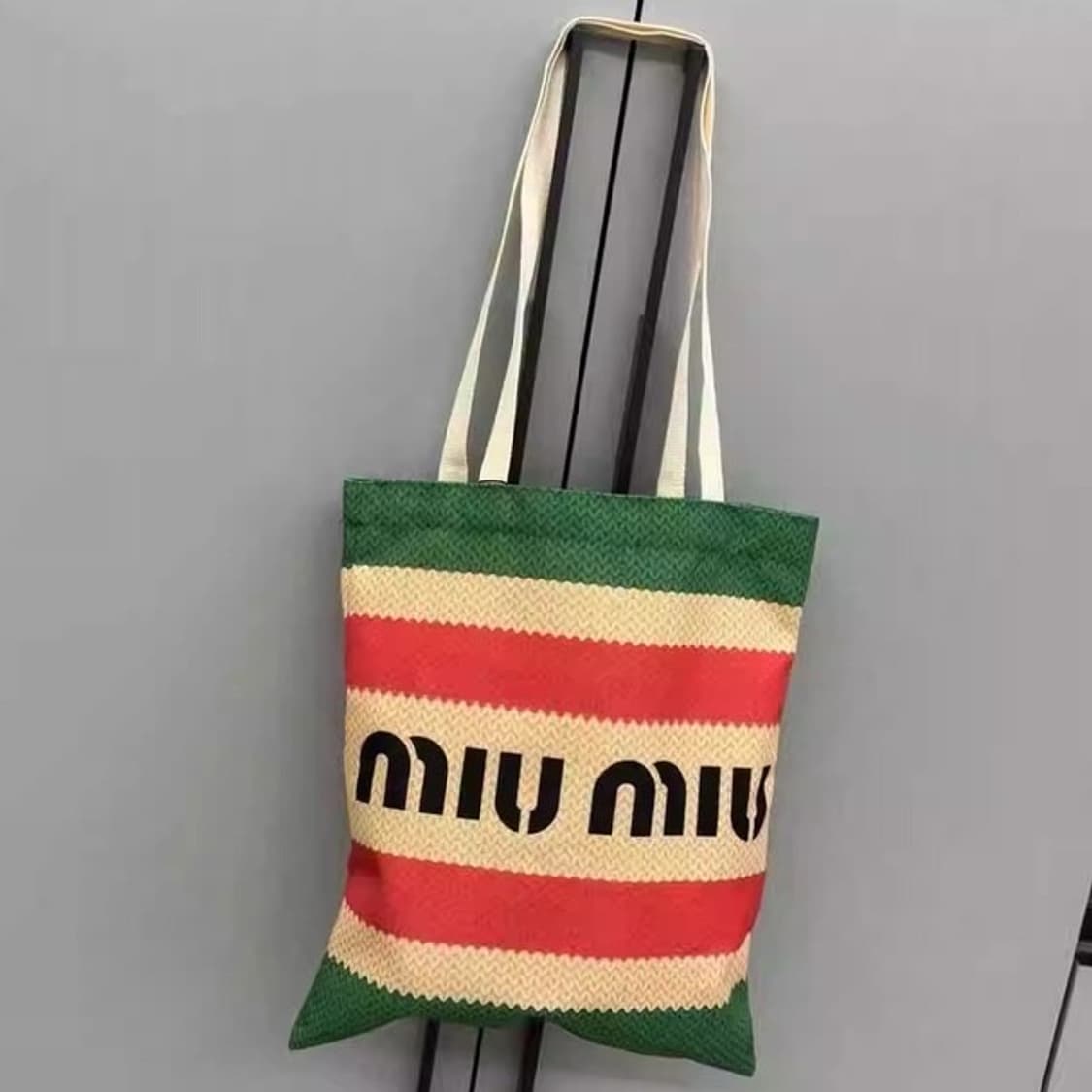 미우미우 뷰티 스트라이프 에코백 기프트백 그린 상품이미지3