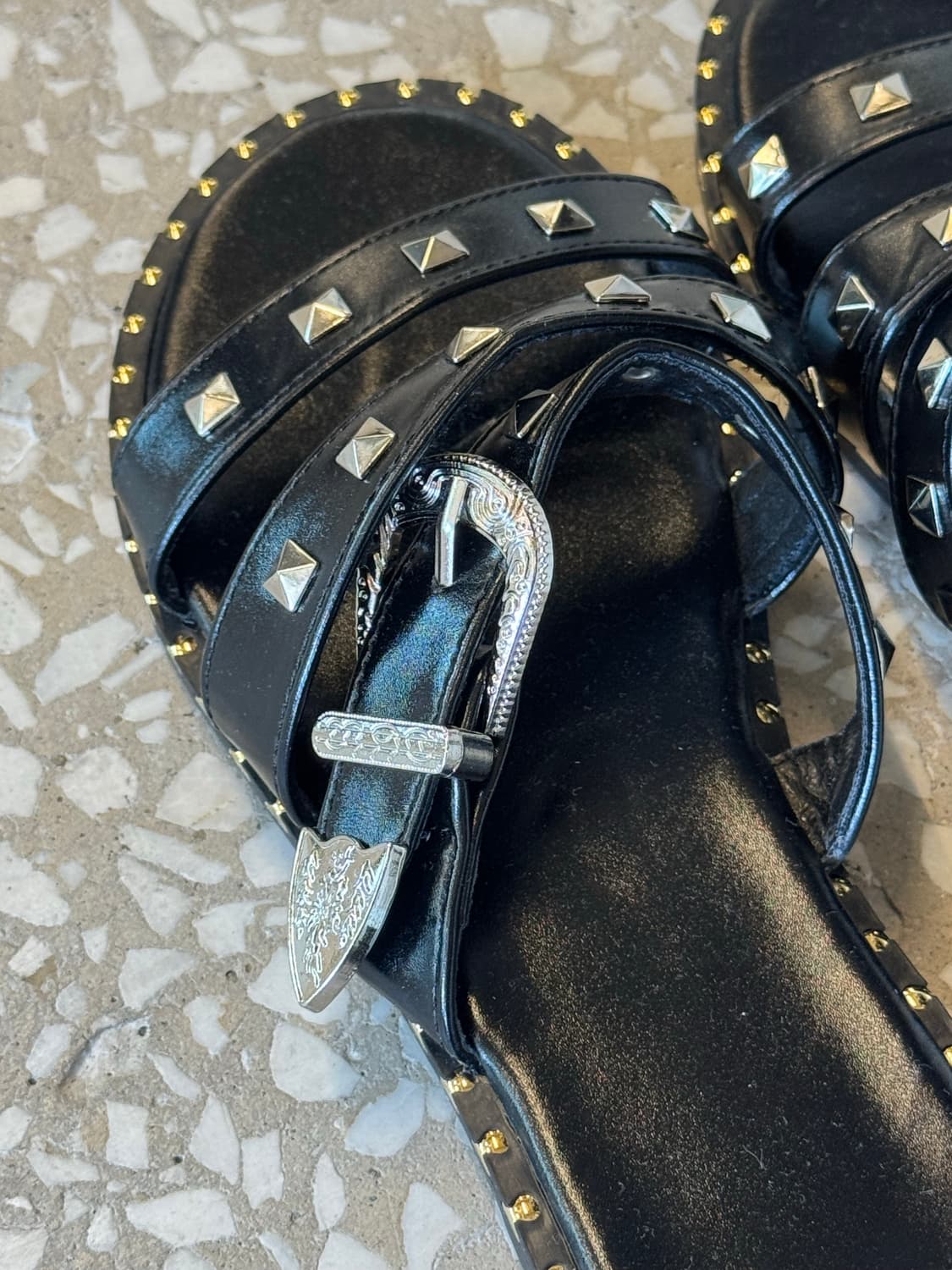 Valentino Garavani  Rock Stud Flat   상품이미지4