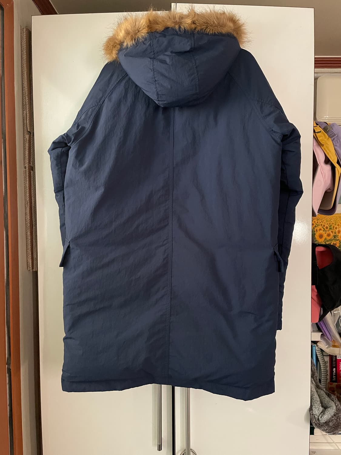 아디다스 배지 덕다운 패딩 남녀공용 상품이미지2