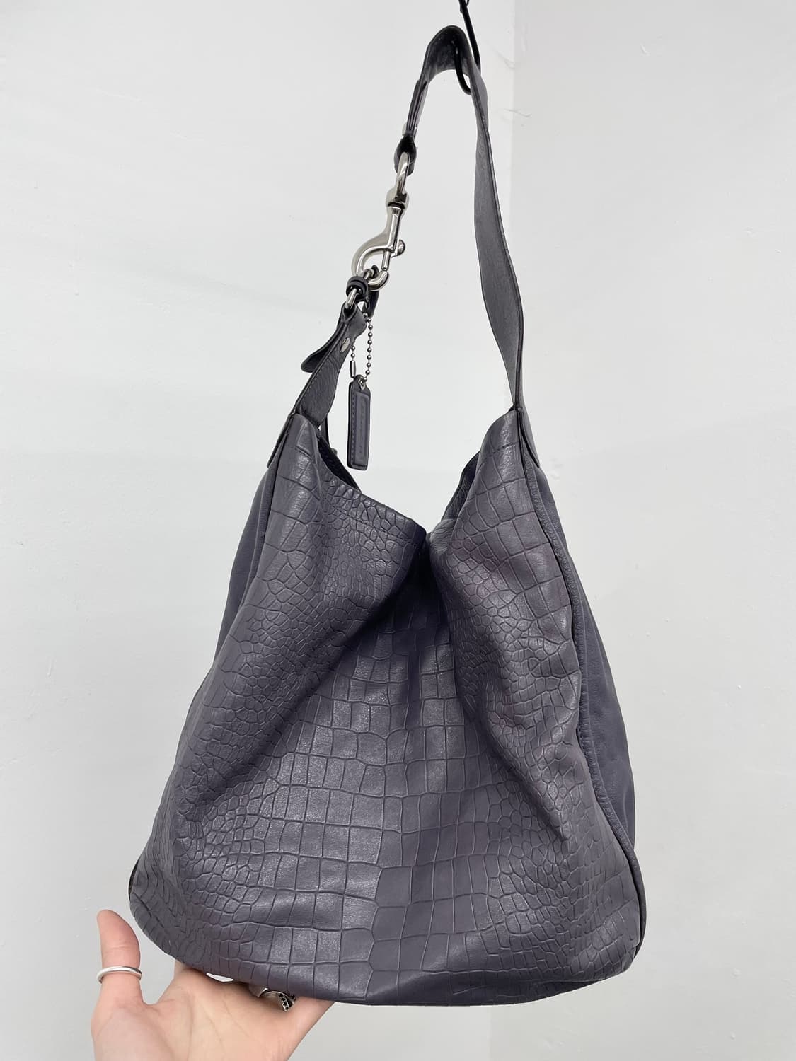 코치 레더 로고 태슬 호보백 상품이미지7