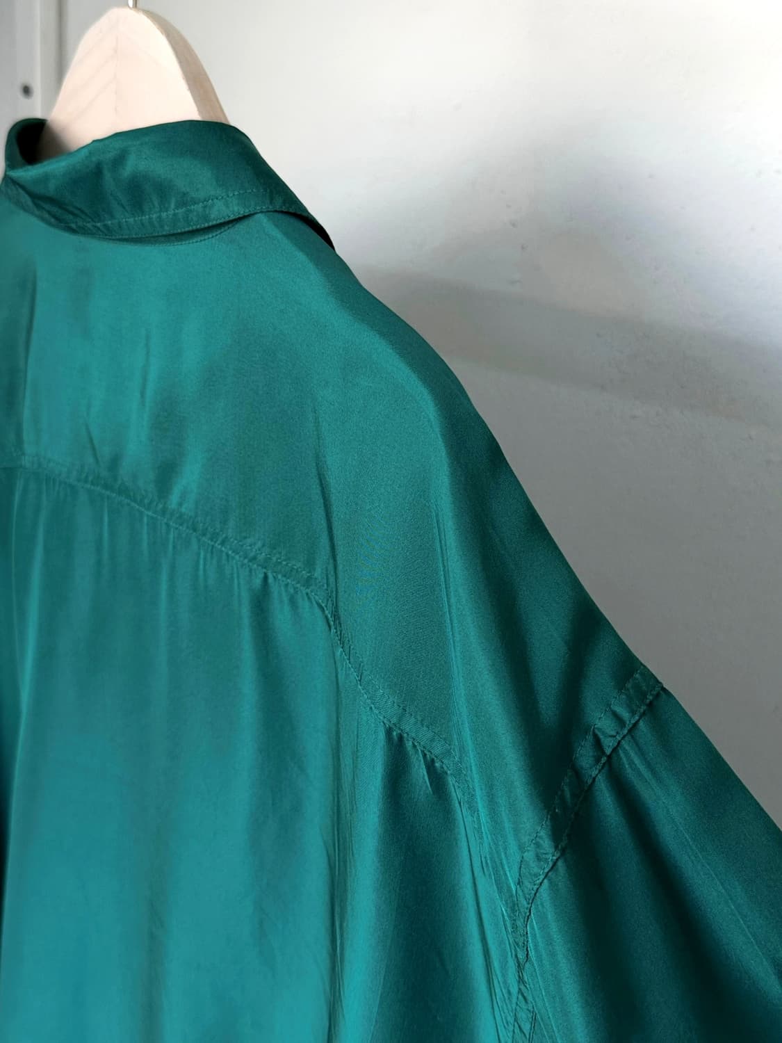 Light silk loose design shirt 상품이미지3