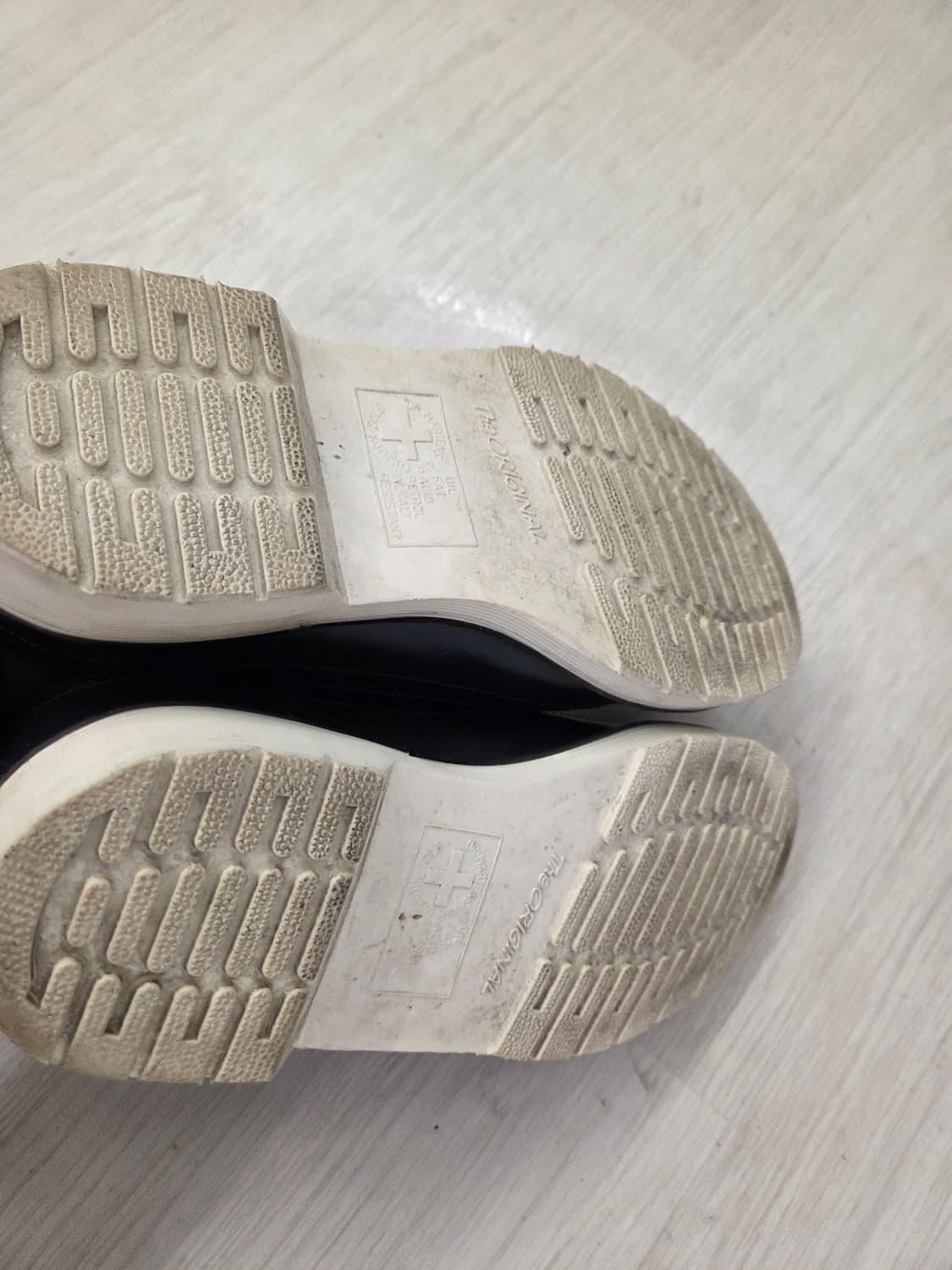 닥터마틴 알프레드 네이비 윙팁 슈즈 250 상품이미지6