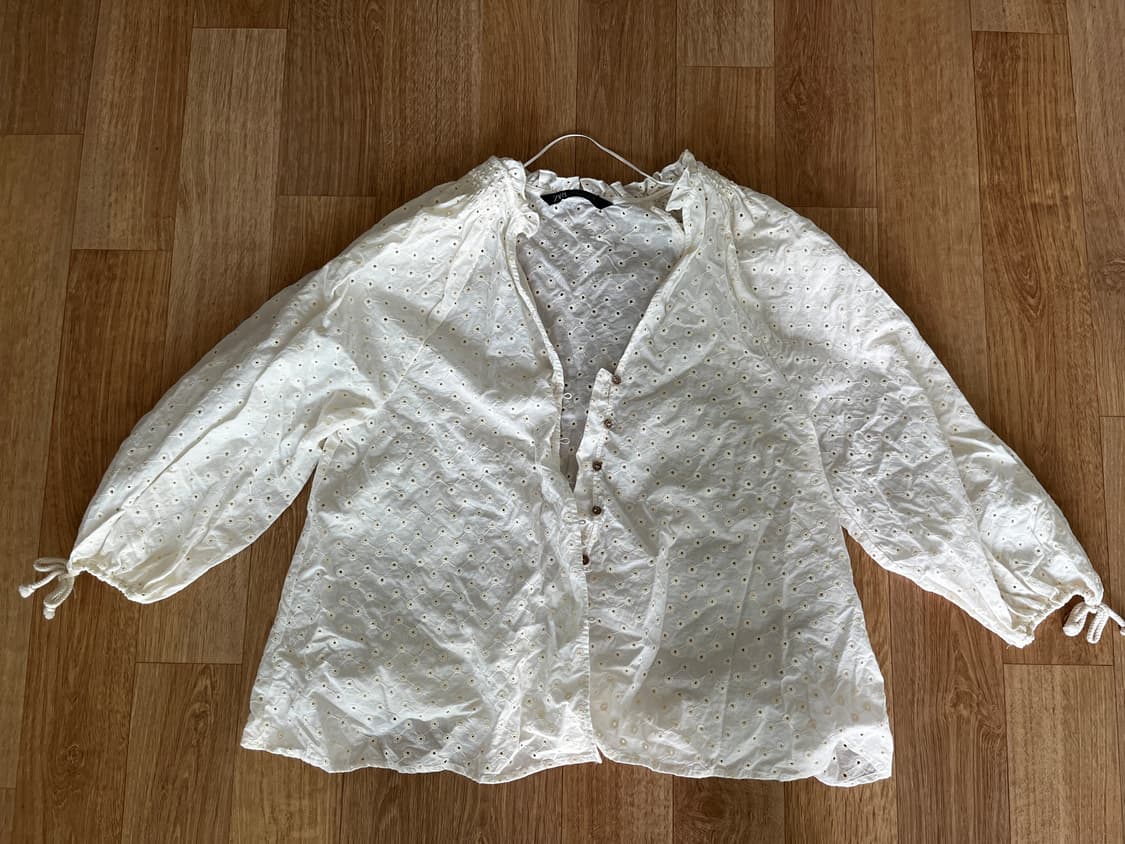 [1회 착용] ZARA 자수 블라우스 아이보리 상품이미지1