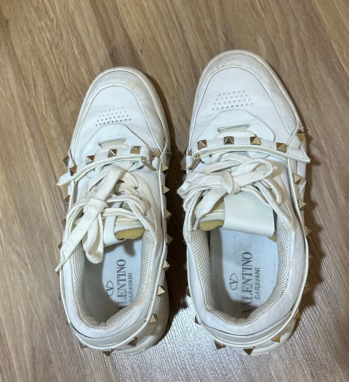 발렌티노 락스터드 스니커즈 36 상품이미지2