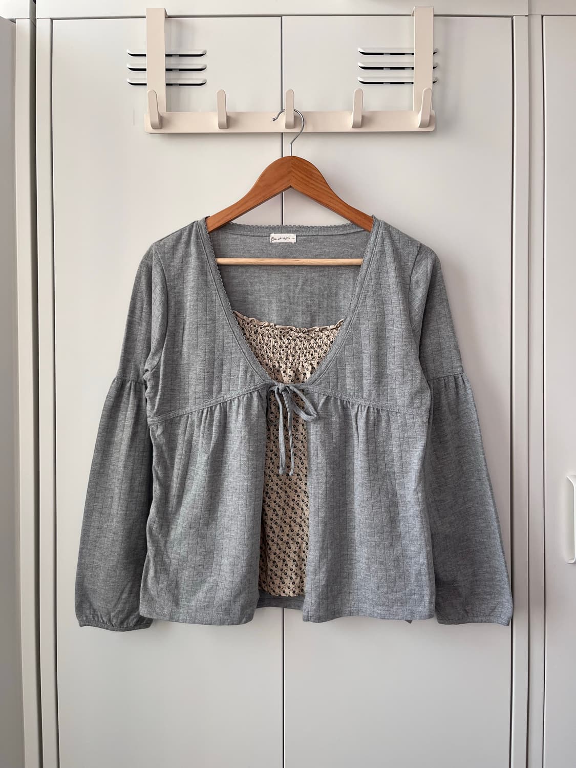 One and holf 잔꽃 바선생 레이어드 티셔츠 상품이미지2