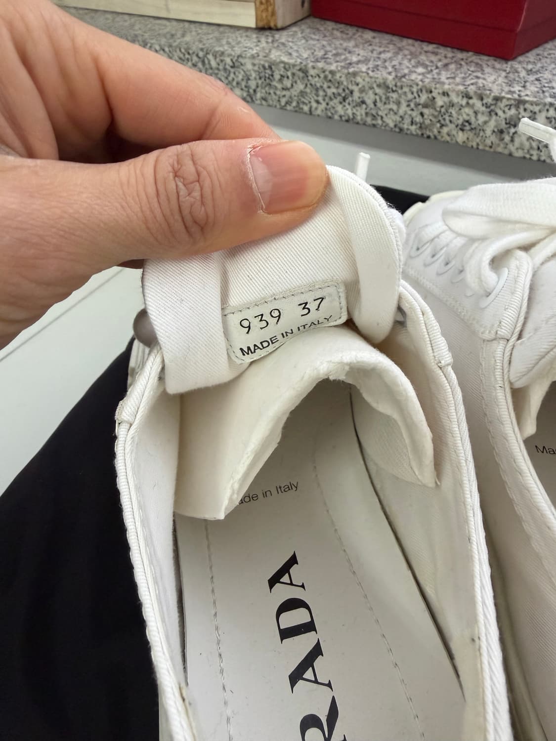 정품) 프라다 개버딘 스니커즈 화이트 37 풀구성 상품이미지9