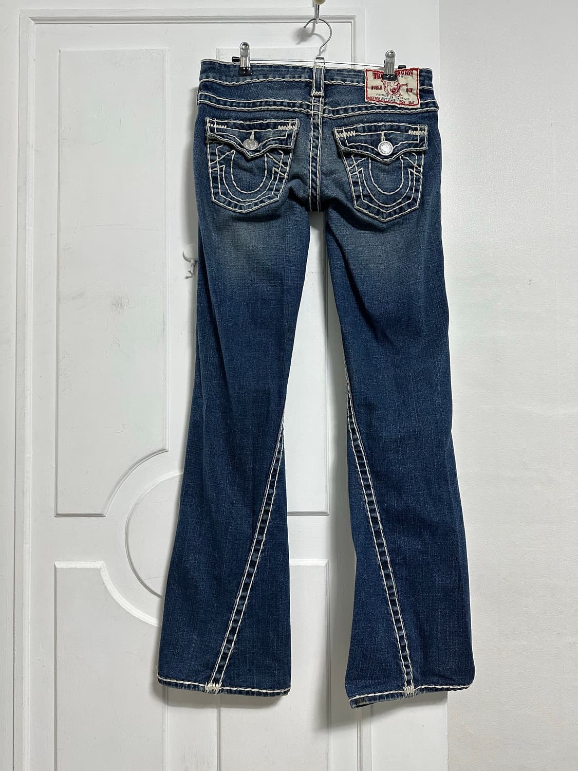 트루일리전 스티치 부츠컷 데님 팬츠 상품이미지2