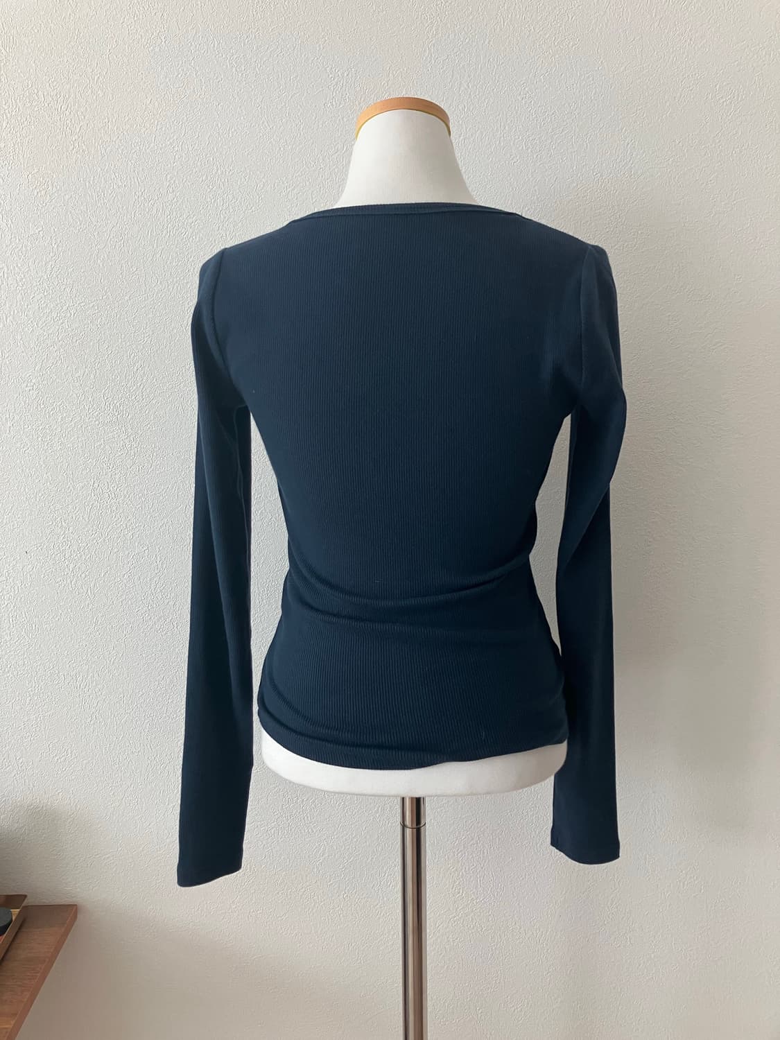 아베크롬비 네이비 골지 긴팔티셔츠 롱슬리브티 딱붙핏 상품이미지4