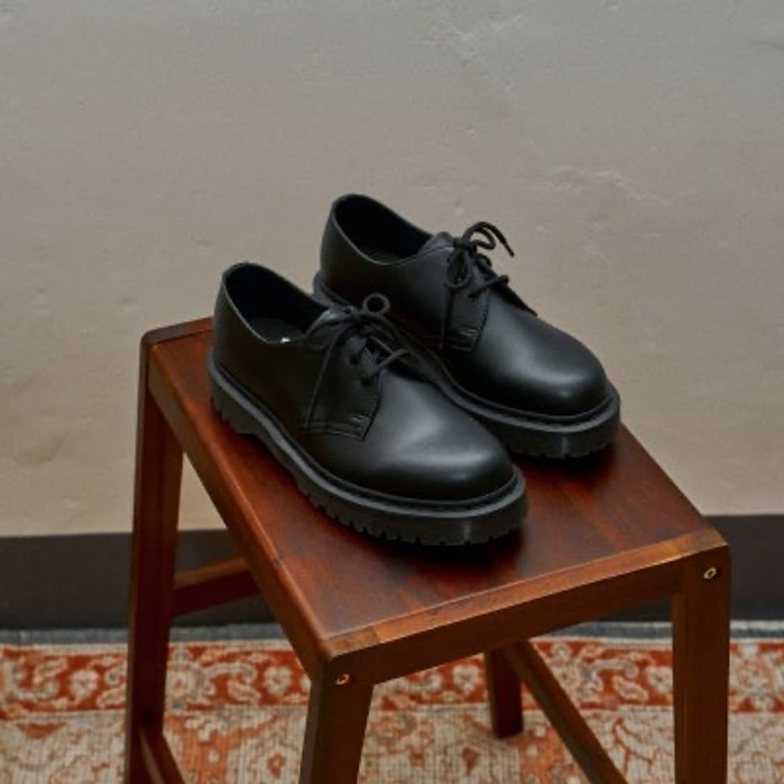 닥터마틴 1461 모노 280사이즈 판매합니다 상품이미지1