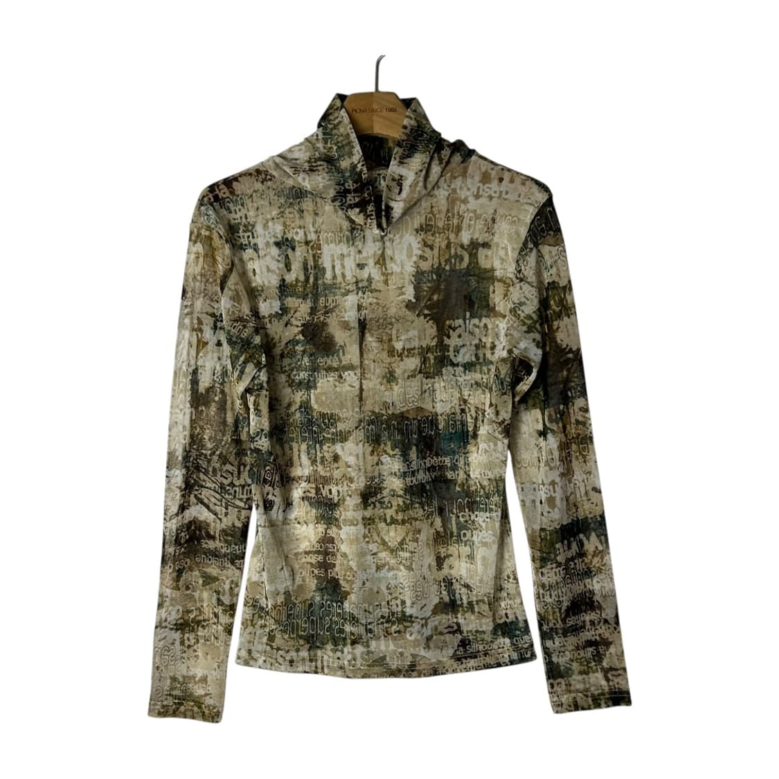 [neat jill] 빈티지 레터링 프린팅 시스루 터틀넥 롱슬리브 상품이미지1