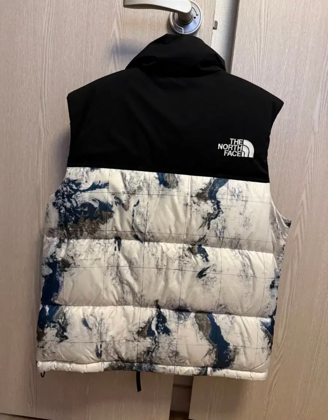노스페이스 화이트라벨 눕시 지구 패딩조끼 상품이미지2