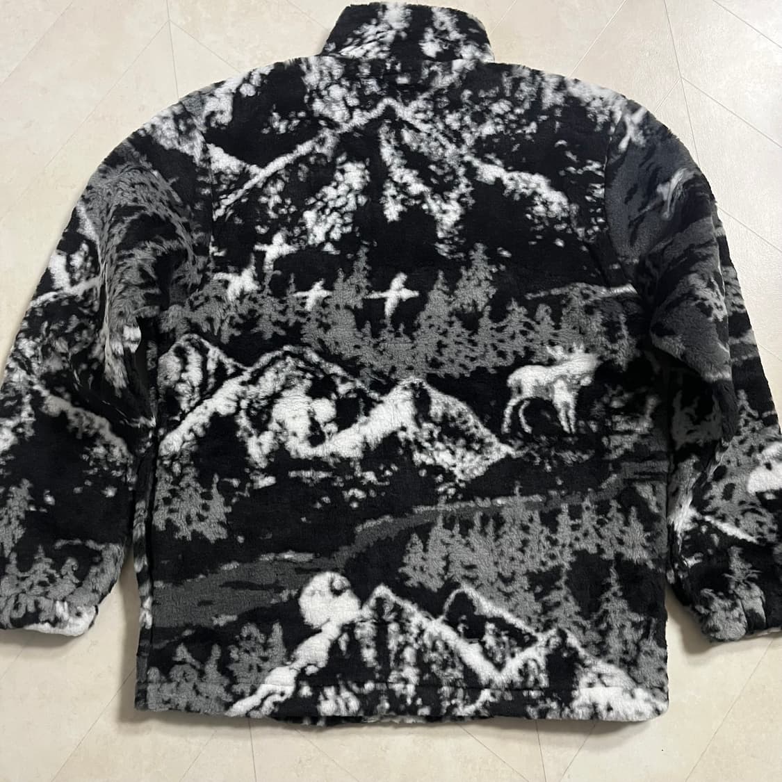 새상품(M)칼하트WIP 마운틴 로고 후리스 블랙화이트 상품이미지2