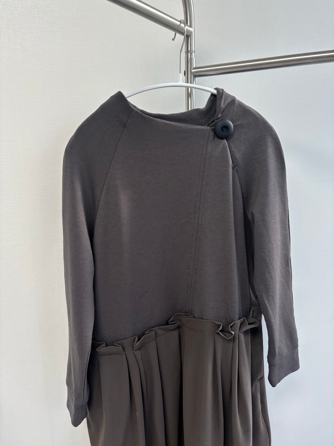 espace de calma 와코 사선 버튼 포인트 폴리 주름 원피스 상품이미지2