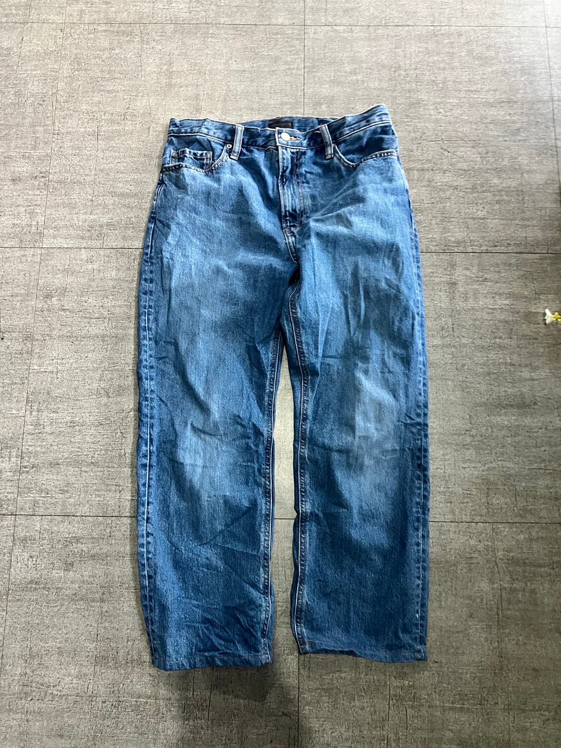 Uniqlo 유니클로 올드스쿨스트릿 워시드 와이드스트레이트 데님팬츠 상품이미지1