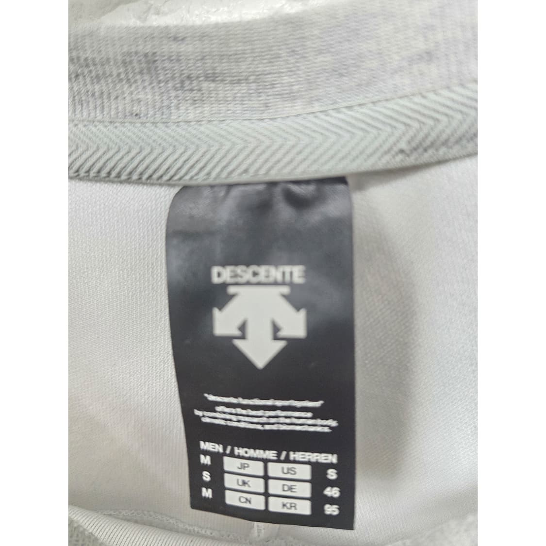 택포_ 데상트 스위스 스키팀 맨투맨 M 상품이미지2