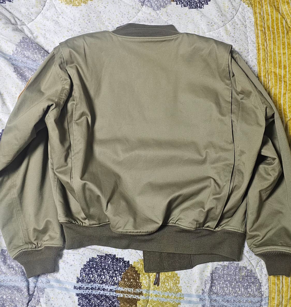 브론슨 택시드라이버 XL 사이즈 판매합니다. 상품이미지3