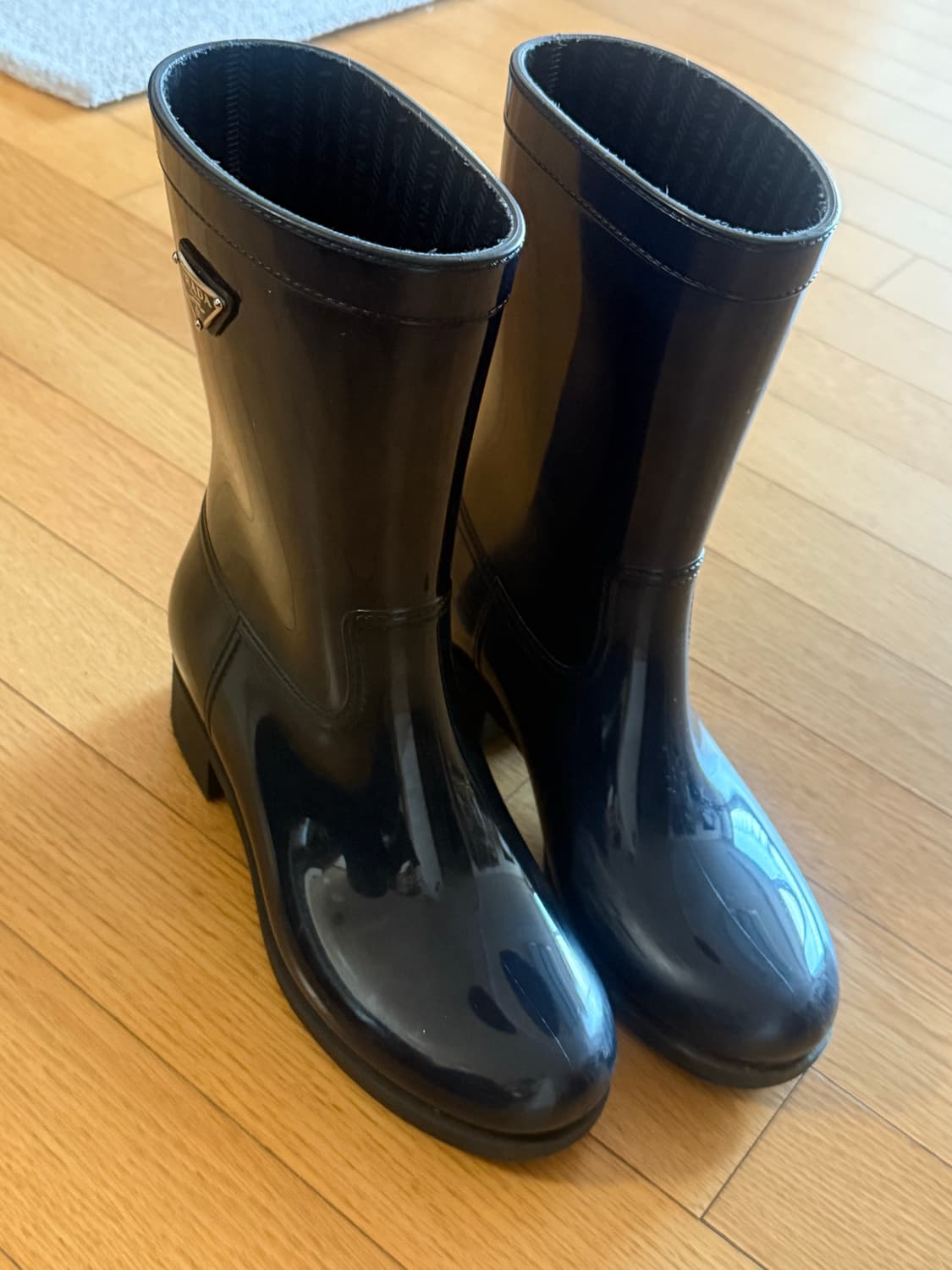 프라다 로고플레이드 네이비 레인부츠 38 (240) 상품이미지2