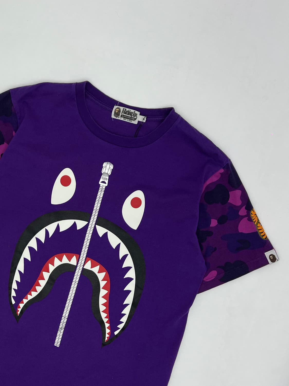 베이프 퍼플카모 샤크 반팔티 상품이미지2