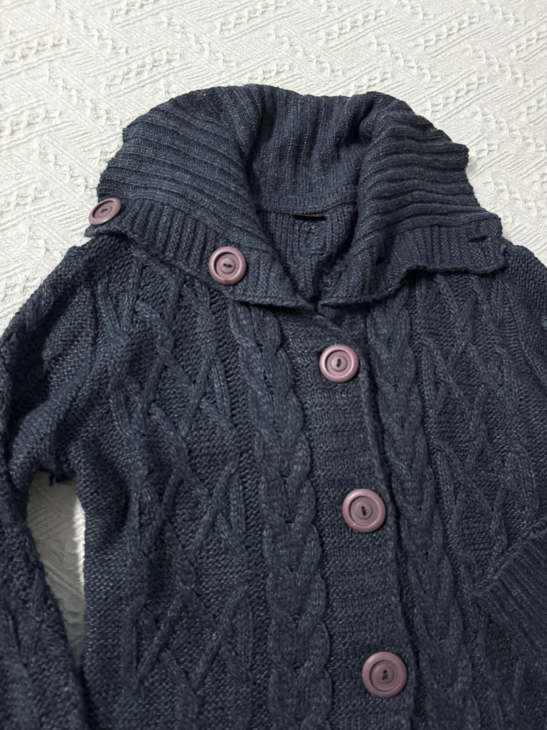 폴딩 넥 포켓 케이블 니트 패턴 가디건 상품이미지6