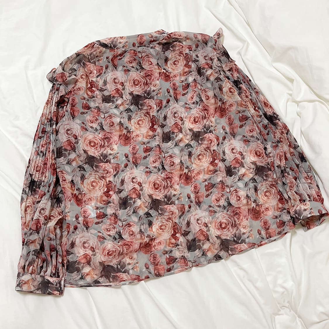 중고 ) 임블리 로즈플리츠 블라우스 상품이미지8