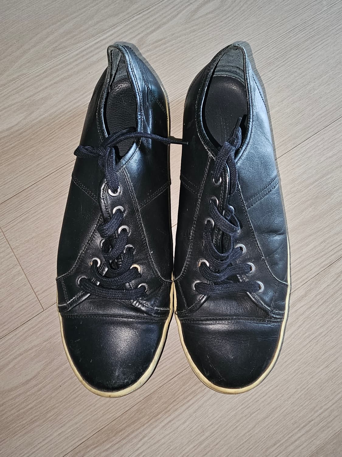 닐바렛 블랙가죽 스니커즈 상품이미지1