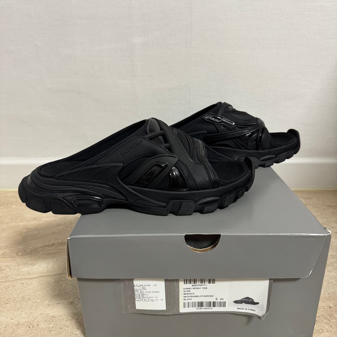 [43] 발렌시아가 트랙 슬라이드 블랙 상품이미지4