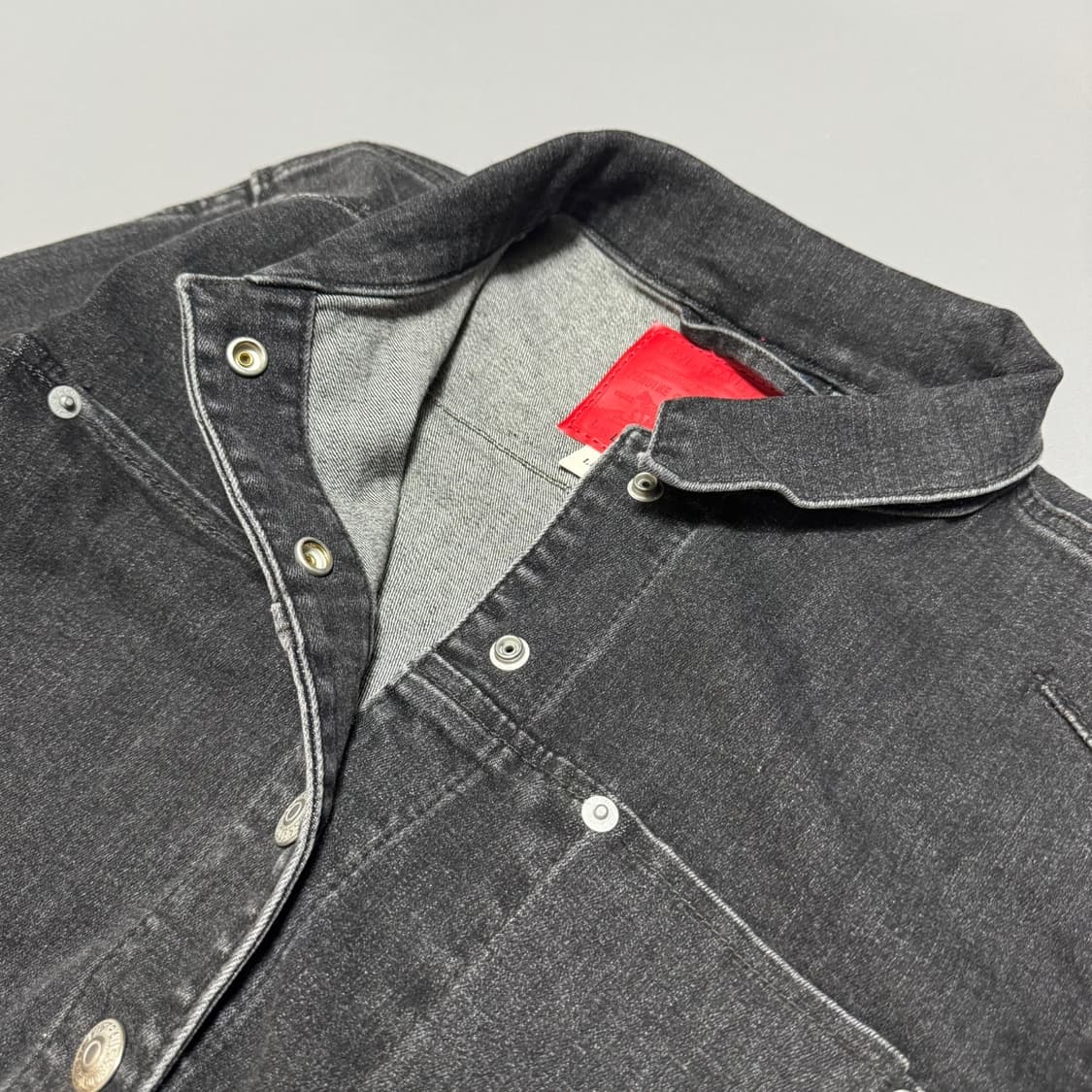 리바이스(Levi's) 차콜 코튼 LEJ 엔지니어드 쇼트 트러커 자켓 상품이미지4