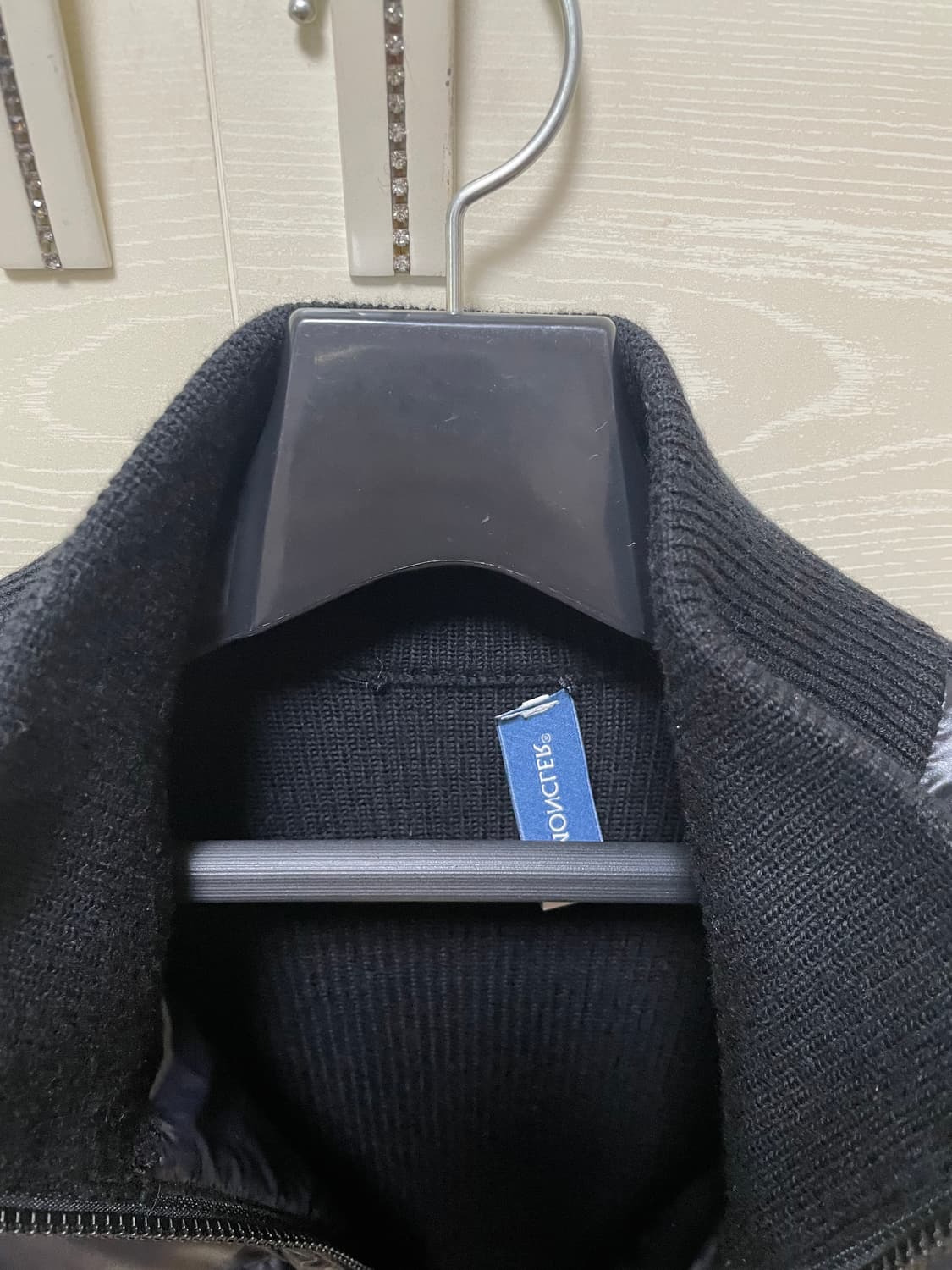 몽클레어 트리콧 유광 니트패딩 상품이미지4