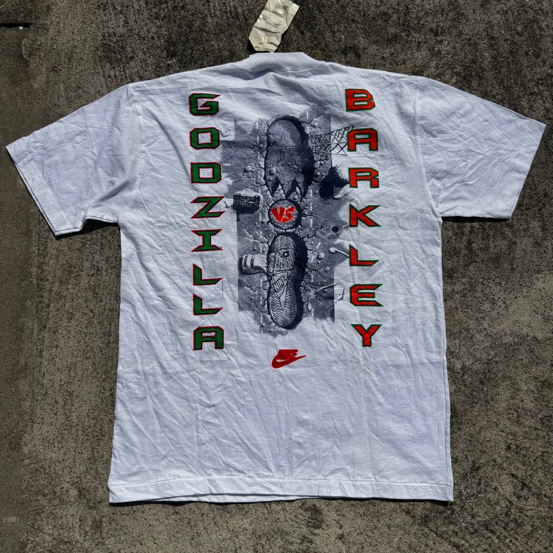 [L] 90s Nike 나이키 바클리VS고질라 프린팅 티셔츠 상품이미지2