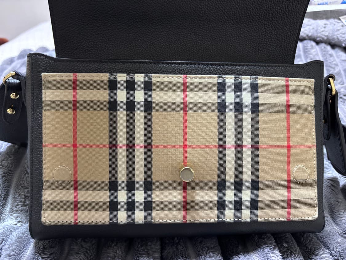 버버리 노트백 판매합니다. 상품이미지3