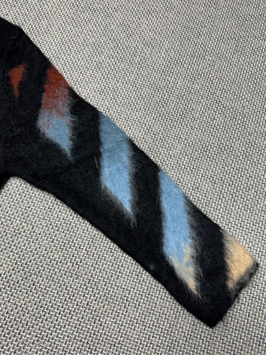 오프화이트 모헤어 니트 상품이미지3